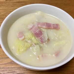 白菜とベーコンのクリームスープ